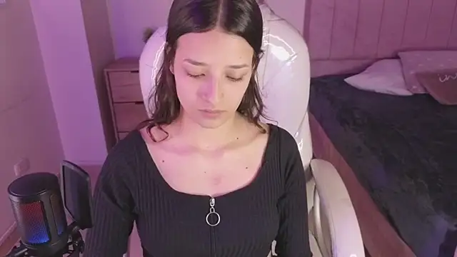 Amaia Daniells online show from September 25, 3:56 am