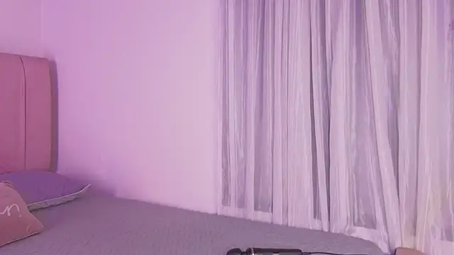 Amaia Daniells online show from November 11, 3:45 am