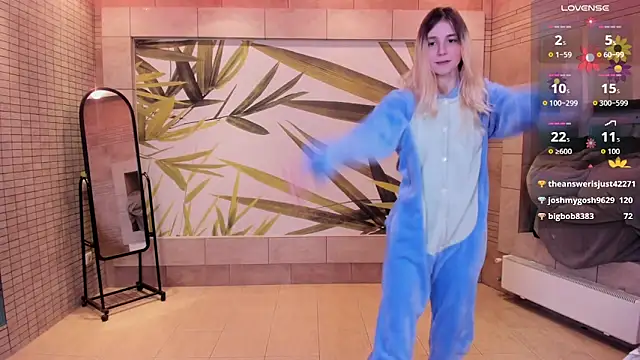 fleximona online show from April 18, 7:07 pm