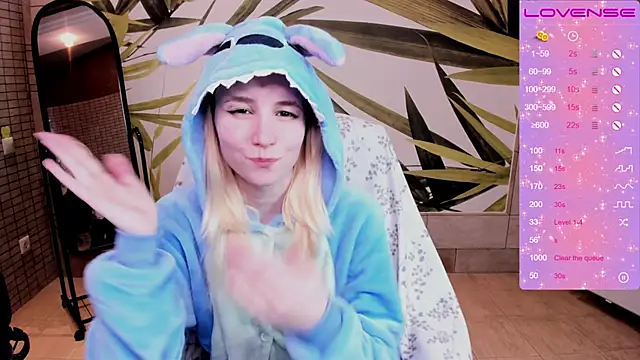 fleximona online show from December 13, 8:04 pm