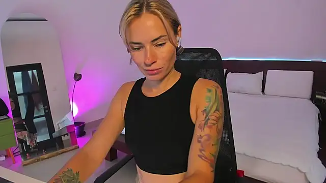 holy khloe online show from February 13, 2:23 am