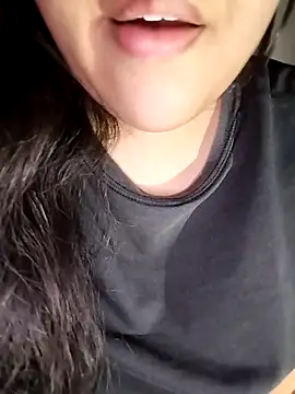 Snapshot of Annerae chatting on November 3, 5:38 pm Annerae online show from November 3, 5:38 pm