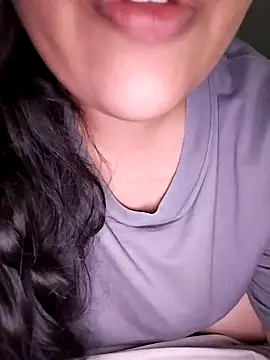 Snapshot of Annerae chatting on December 20, 7:06 pm Annerae online show from December 20, 7:06 pm