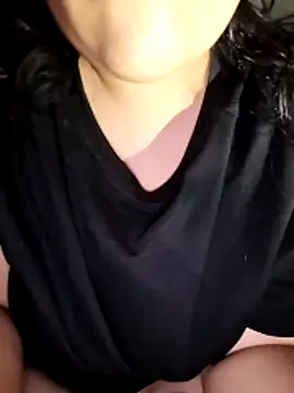 Snapshot of Annerae chatting on January 18, 5:27 pm Annerae online show from January 18, 5:27 pm