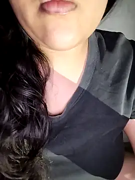 Snapshot of Annerae chatting on December 14, 3:06 pm Annerae online show from December 14, 3:06 pm