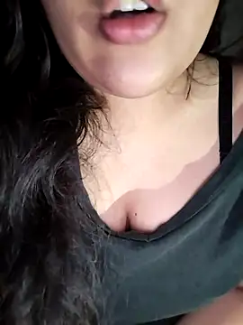 Snapshot of Annerae chatting on November 7, 4:33 pm Annerae online show from November 7, 4:33 pm