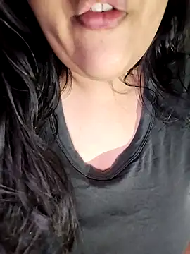 Snapshot of Annerae chatting on November 16, 3:17 pm Annerae online show from November 16, 3:17 pm