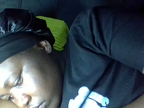 Snapshot of cute-marianna chatting on October 13, 4:03 am cute-marianna online show from October 13, 4:03 am