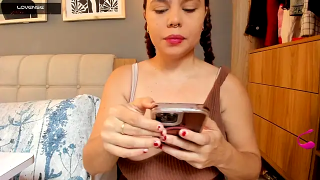 Snapshot of Ash_milk chatting on June 10, 1:34 pm Ash milk online show from June 10, 1:34 pm
