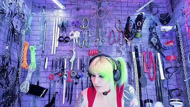 Snapshot of PANDORANEZZ chatting on June 28, 1:56 am PANDORANEZZ online show from June 28, 1:56 am