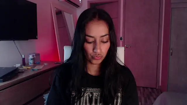 Snapshot of Brown_skin11 chatting on September 24, 10:05 pm Brown skin11 online show from September 24, 10:05 pm