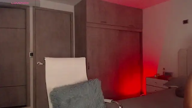 Brown skin11 online show from March 4, 9:33 pm