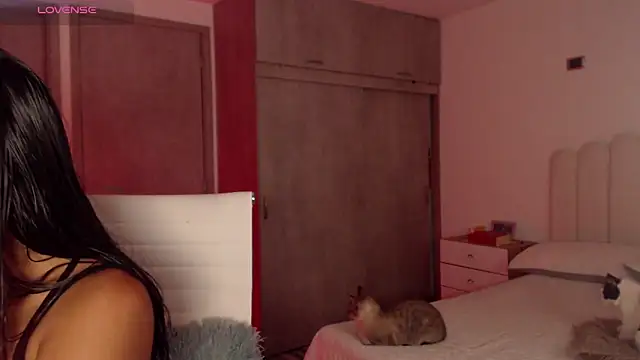 Brown skin11 online show from March 31, 9:39 pm