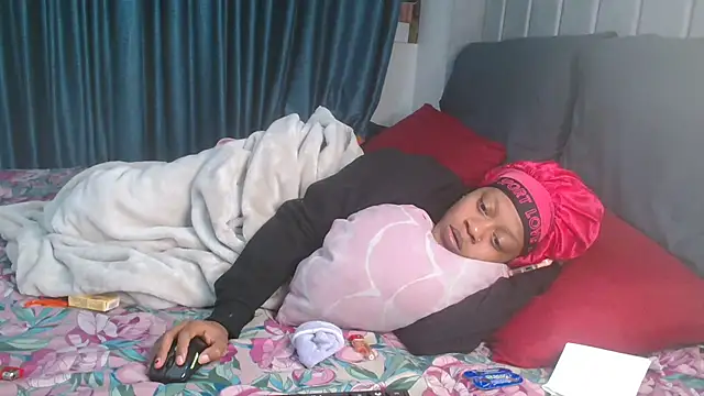 Snapshot of CummSavage chatting on November 17, 6:12 pm CummSavage online show from November 17, 6:12 pm