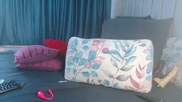 Snapshot of CummSavage chatting on December 14, 4:40 am CummSavage online show from December 14, 4:40 am