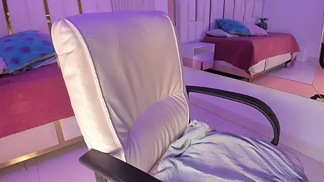 Meghan stonne  online show from January 18, 7:17 pm