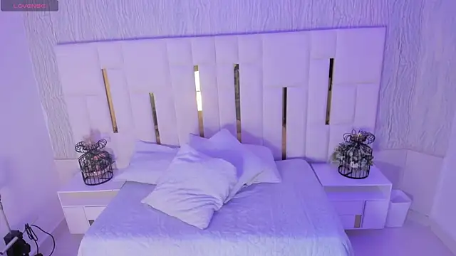 Snapshot of Meghan_stonne_ chatting on September 13, 7:03 pm Meghan stonne online show from September 13, 7:03 pm