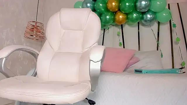 Snapshot of Meghan_stonne_ chatting on March 19, 7:17 pm Meghan stonne online show from March 19, 7:17 pm