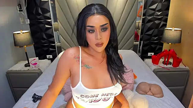 QuiinMollyXxX online show from November 17, 3:49 pm