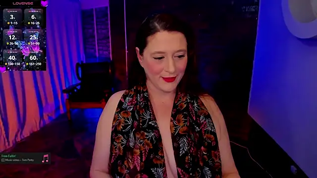 Snapshot of cee2nv chatting on July 4, 9:19 pm cee2nv online show from July 4, 9:19 pm