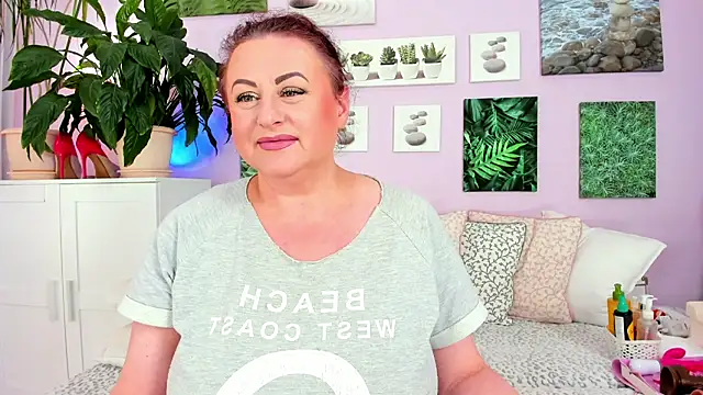 BigTittyGoddess online show from September 28, 5:20 pm
