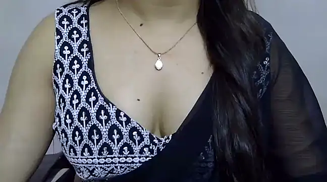 Snapshot of mahira_999 chatting on February 1, 7:47 am mahira 999 online show from February 1, 7:47 am