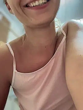 Snapshot of YOUR-KARINA chatting on September 19, 4:33 pm YOUR-KARINA online show from September 19, 4:33 pm