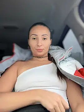 Snapshot of YOUR-KARINA chatting on March 3, 7:13 am YOUR-KARINA online show from March 3, 7:13 am