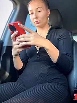 Snapshot of YOUR-KARINA chatting on November 14, 8:51 am YOUR-KARINA online show from November 14, 8:51 am