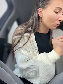 Snapshot of YOUR-KARINA chatting on February 20, 9:33 am YOUR-KARINA online show from February 20, 9:33 am