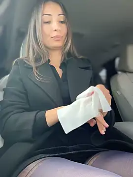 Snapshot of YOUR-KARINA chatting on March 10, 7:44 am YOUR-KARINA online show from March 10, 7:44 am