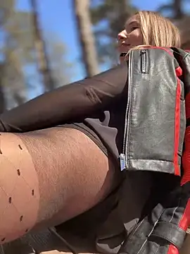 Snapshot of YOUR-KARINA chatting on March 19, 5:52 am YOUR-KARINA online show from March 19, 5:52 am