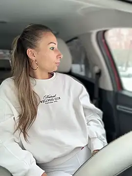 YOUR-KARINA online show from January 17, 9:24 am