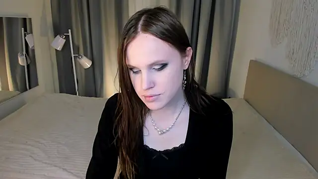 Snapshot of EffieMinki chatting on July 5, 9:21 pm EffieMinki online show from July 5, 9:21 pm