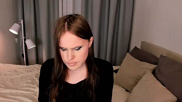 EffieMinki online show from April 9, 9:10 pm