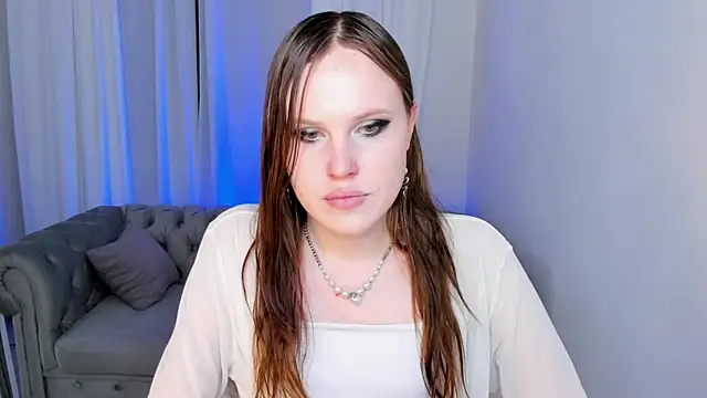 Snapshot of EffieMinki chatting on July 17, 9:12 pm EffieMinki online show from July 17, 9:12 pm