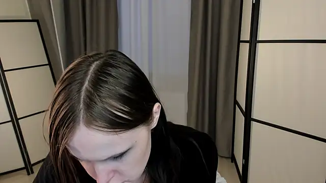 EffieMinki online show from April 2, 6:09 am