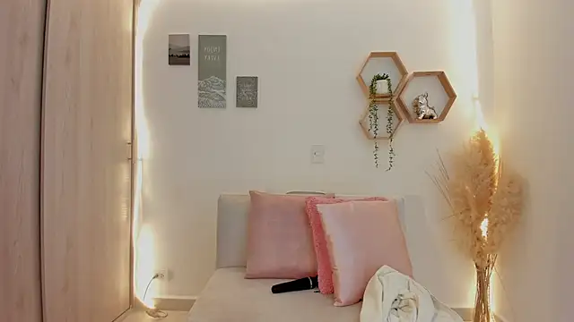 mariam hill online show from May 20, 11:24 pm