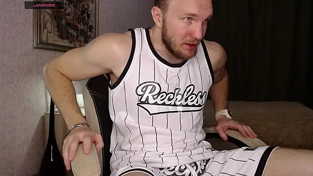 Toress1 online show from April 4, 4:02 pm