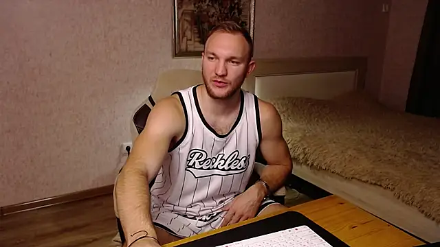 Snapshot of Toress1 chatting on November 22, 6:29 pm Toress1 online show from November 22, 6:29 pm