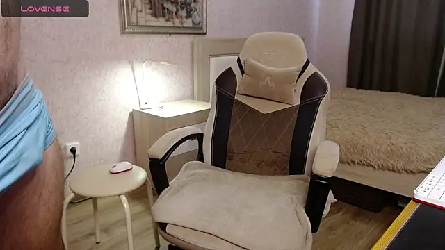 Snapshot of Toress1 chatting on October 12, 11:44 am Toress1 online show from October 12, 11:44 am