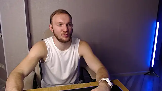 Snapshot of Toress1 chatting on March 5, 9:05 am Toress1 online show from March 5, 9:05 am