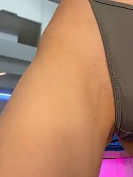 Kira Quinn online show from February 8, 7:00 pm