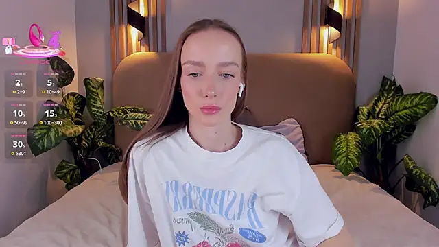 Kira Quinn online show from October 21, 7:30 am