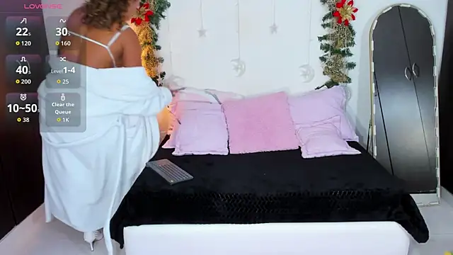 SarahCinnamon- online show from January 5, 7:50 pm