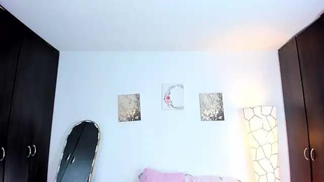 SarahCinnamon- online show from April 3, 7:20 pm