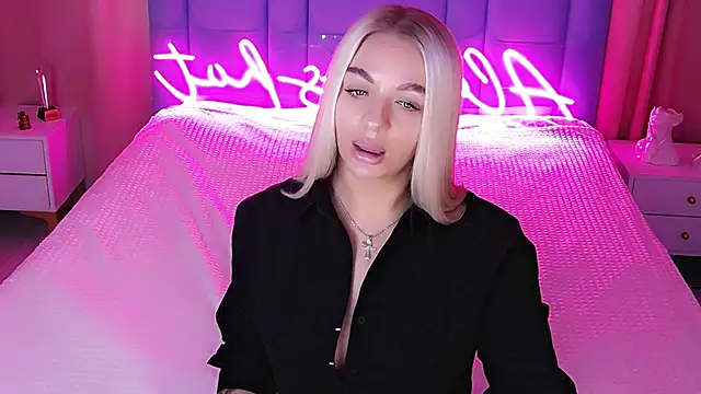 AllwaysHotJ online show from October 26, 2:12 am