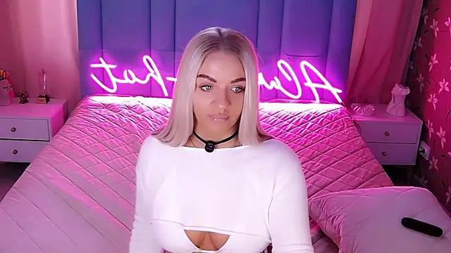 AllwaysHotJ online show from April 3, 2:07 am