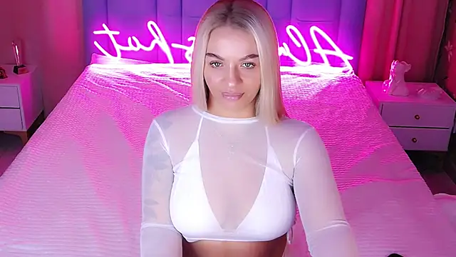 AllwaysHotJ online show from November 3, 2:17 am