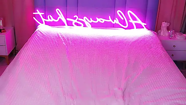 AllwaysHotJ online show from December 1, 2:12 am